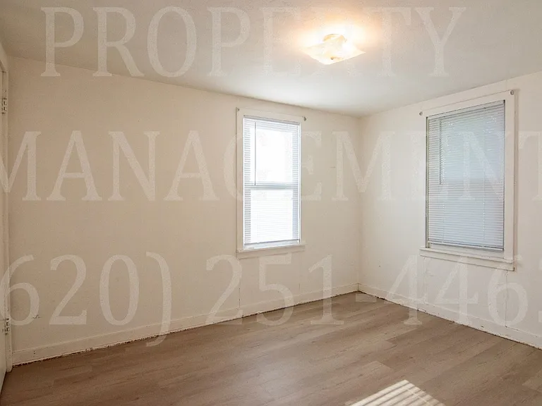 118 W Jackson St — Photo 14