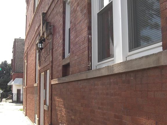 2nd image of 904 N Campbell Ave #1N