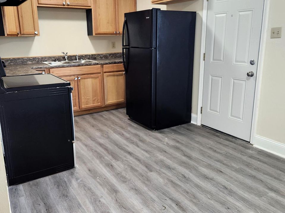 1st image of 602 Oak Cv #4