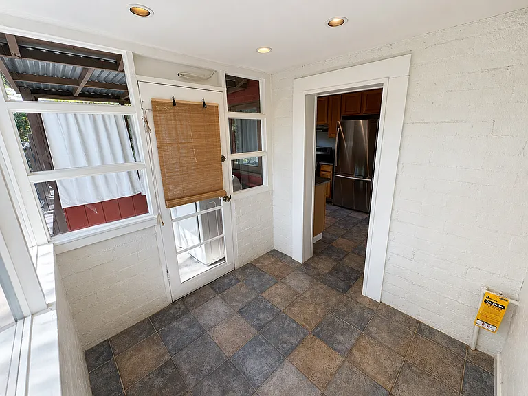 406 S Signal St #A — Photo 17