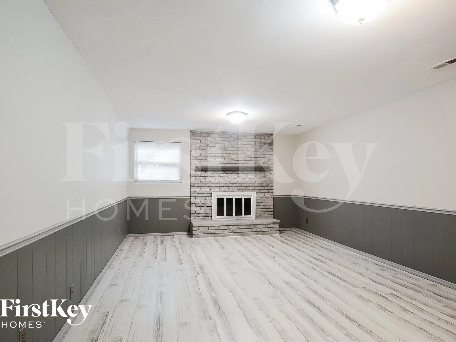 4 bed, 2.0 bath, 2284 sqft, $2,865 — Photo 3