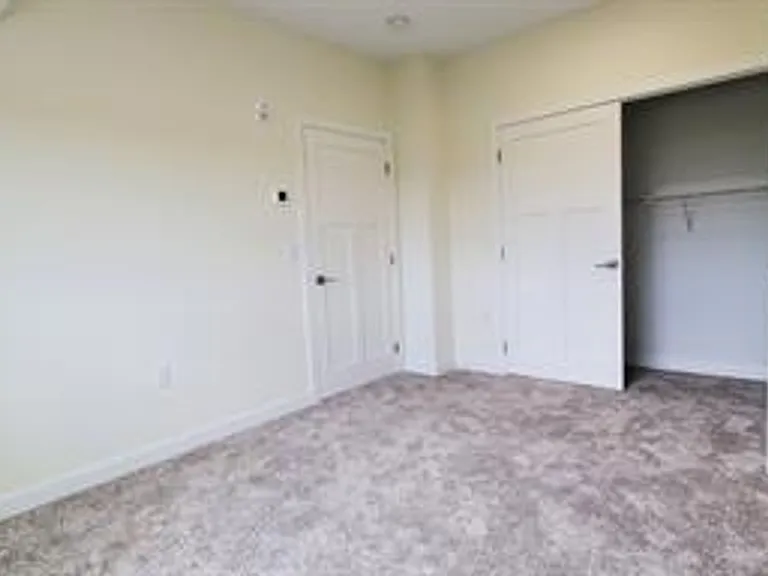 715 Lake Shore Dr NE #106 — Photo 22