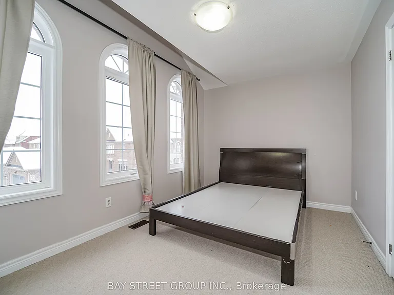 7 Gordon Landon Dr — Photo 27