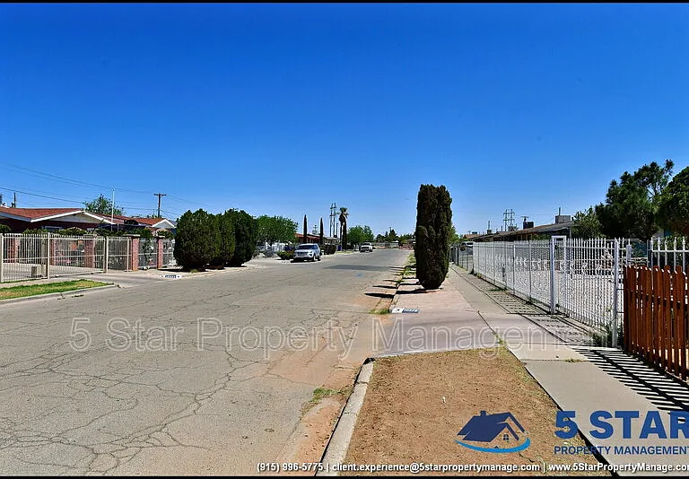 10324 Newport Dr — Photo 36