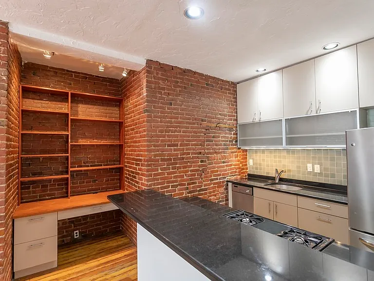 101 Cedar St #2 — Photo 13