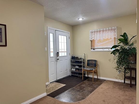 4th image of 10208 S 113th St