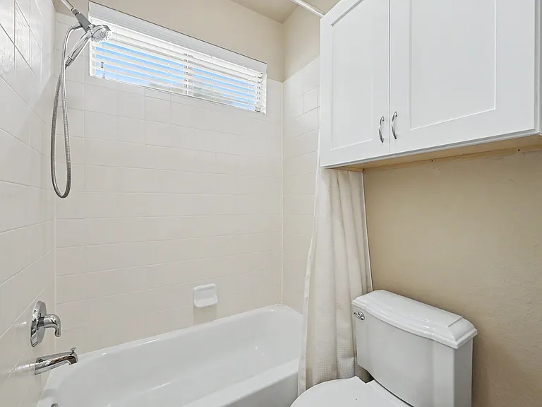 1912 Hill Manor Dr — Photo 21