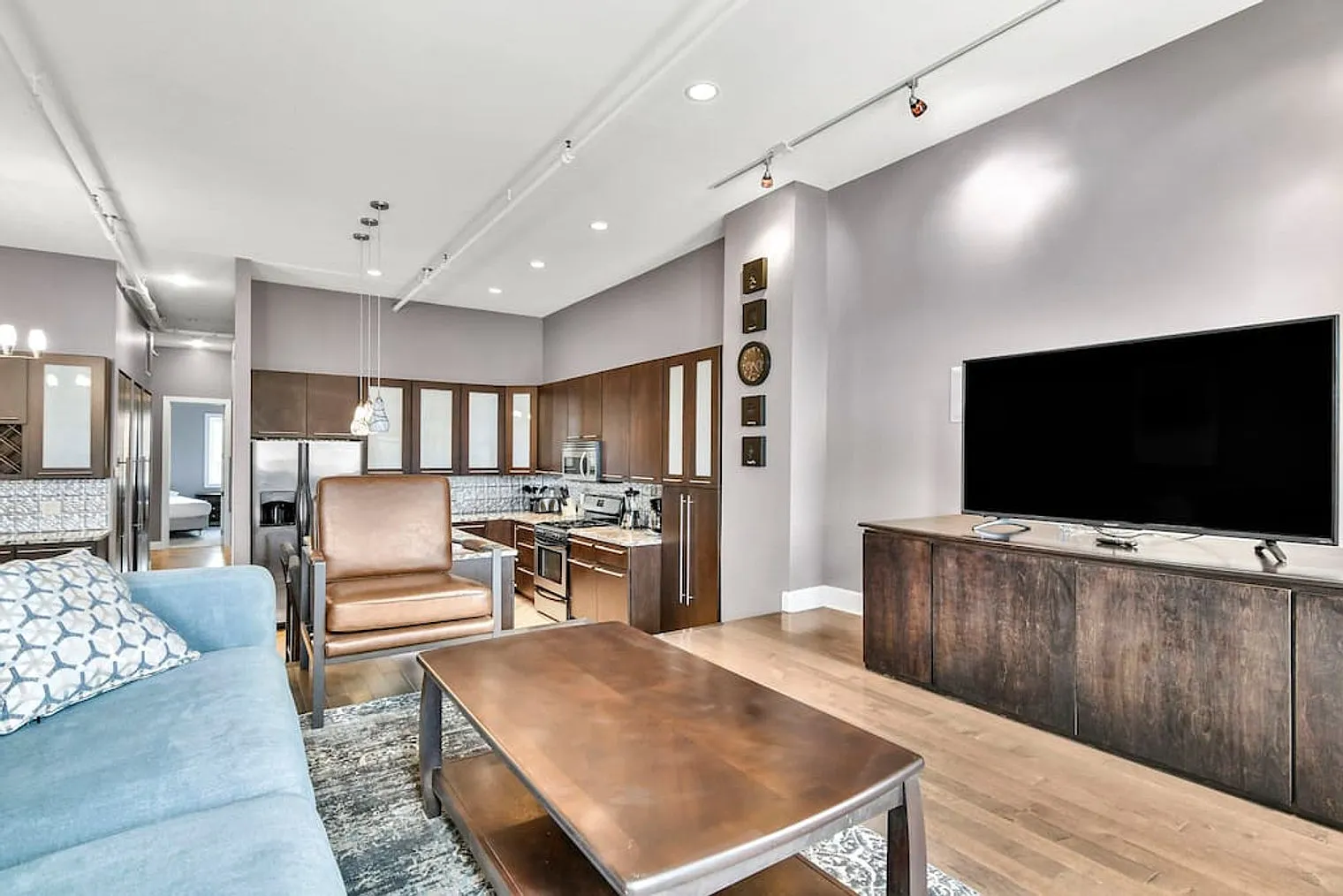 2 bed, 2.0 bath, 1194 sqft, $3,797 — Photo 3