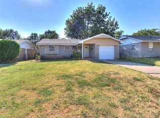 1113 Berwyck Dr, Moore, OK 73160