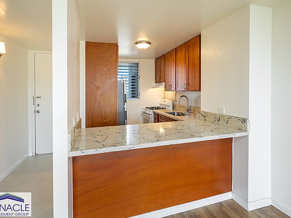 5th image of 949 Ala Nanala St APT 501