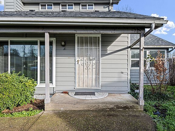 4th image of 1132 T St