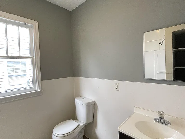 1818 Dodds Ave — Photo 5