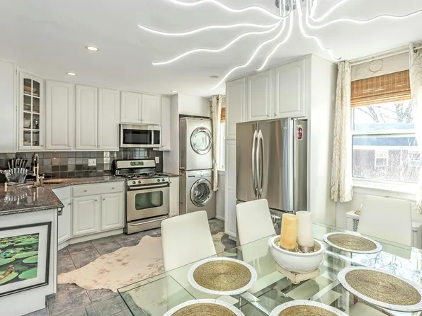 260-18 74th ave #2, Glen Oaks, NY 11004