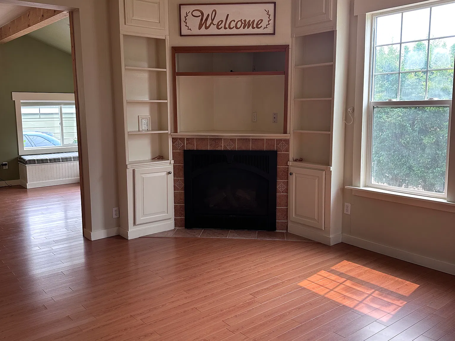 2 bed, 1300 sqft, $2,500 — Photo 4