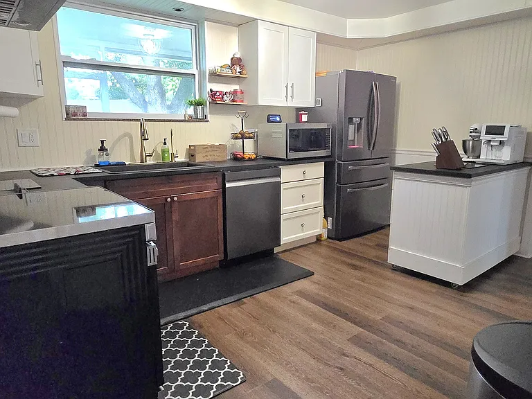 1610 Valencia St — Photo 6