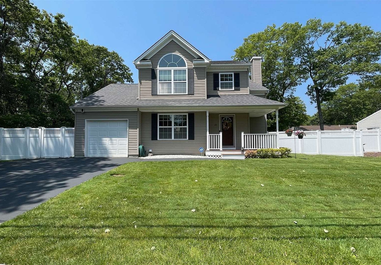 15 Atlantic Street, Holtsville, NY 11742 Zillow