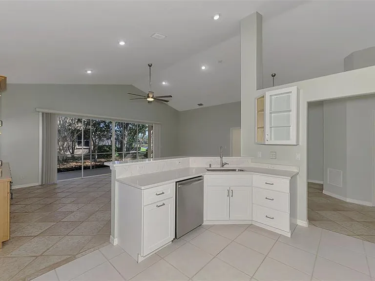 5271 Highbury Cir — Photo 23
