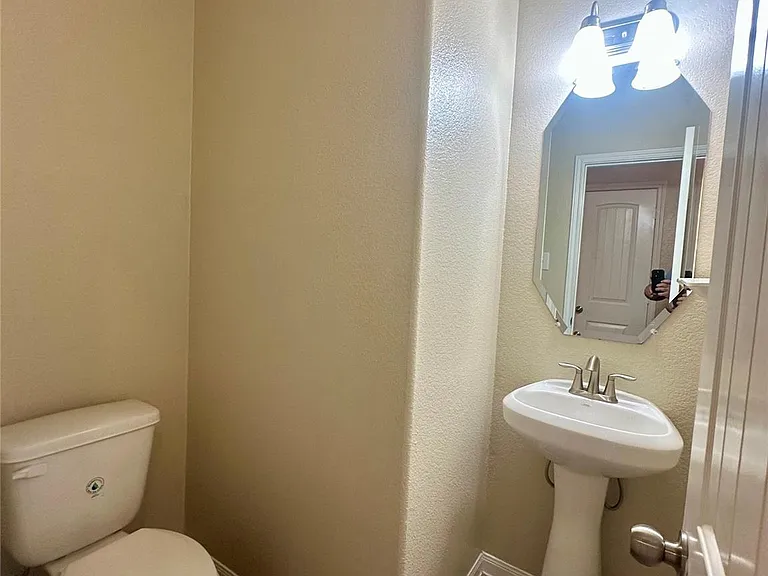 15518 Marina Dr — Photo 16