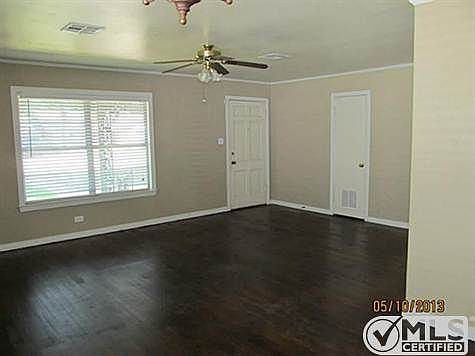 2nd image of 2105 W 1st Ave