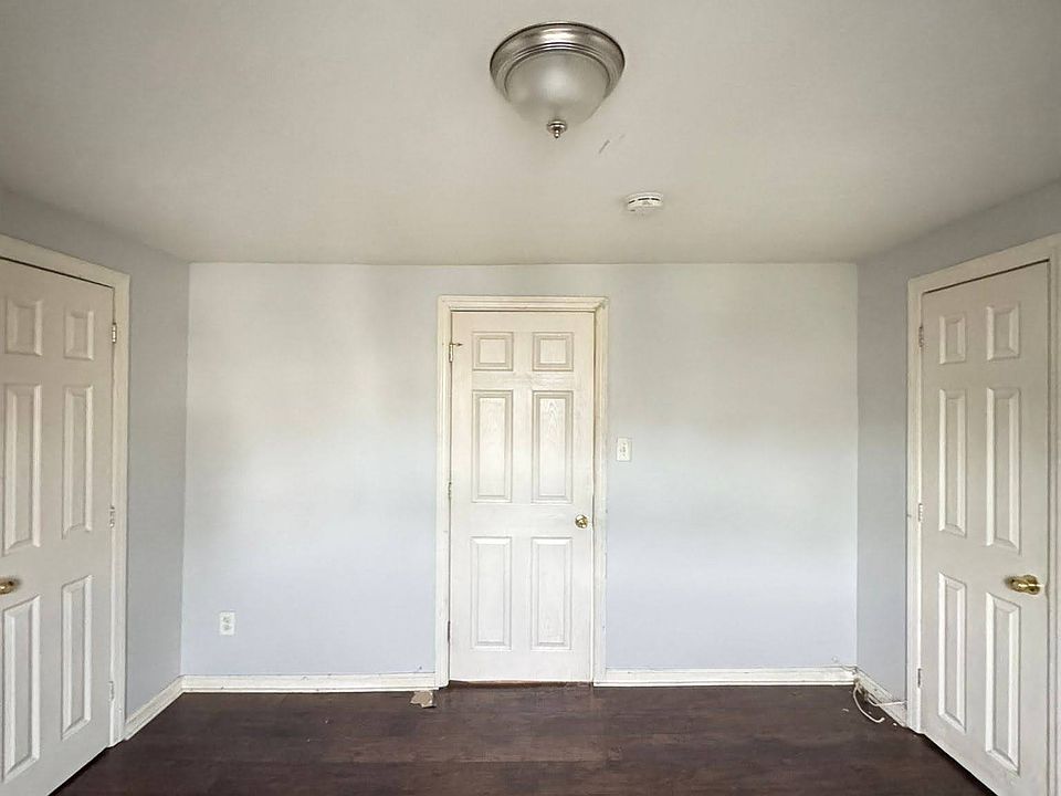 1st image of 301 S 11th St Floor 3