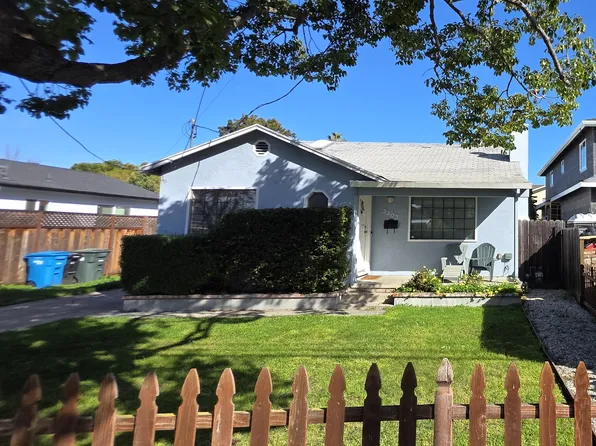 3203 Page St, Redwood City, CA 94063