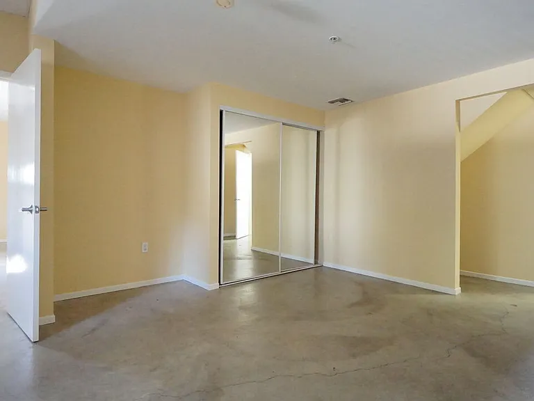 922 W 23rd St #103 — Photo 13