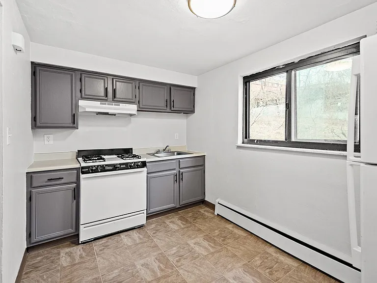 Lindberg Apartments — Photo 15