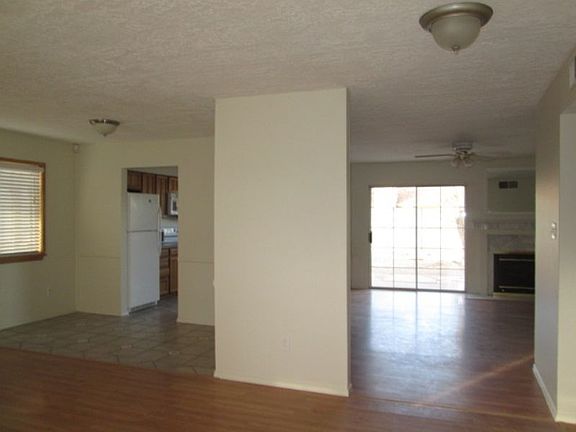 4th image of 10109 Park Ln NW