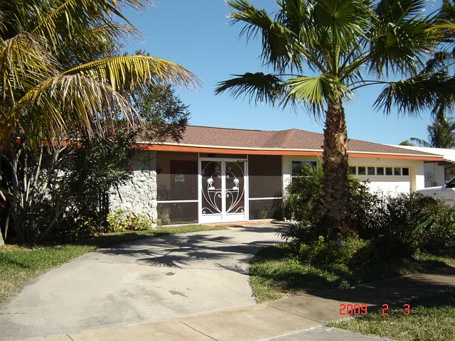 1st image of 319 Kent Dr