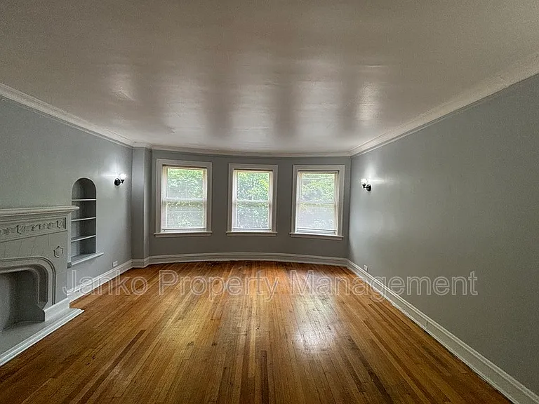 8346 S Maryland Ave #3 — Photo 4