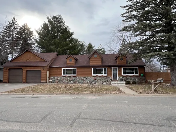 207 4th St NW, Little Falls, MN 56345
