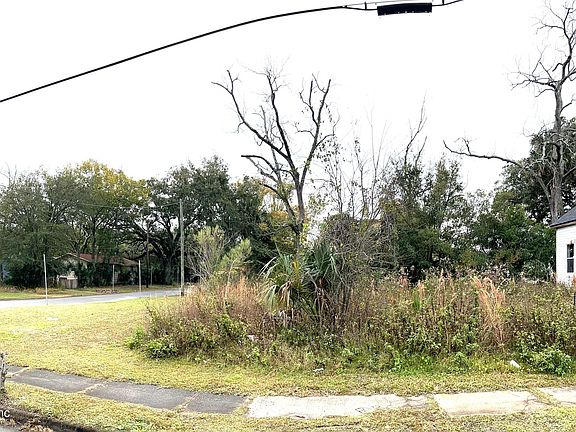 4th image of 1240 W 4TH Street