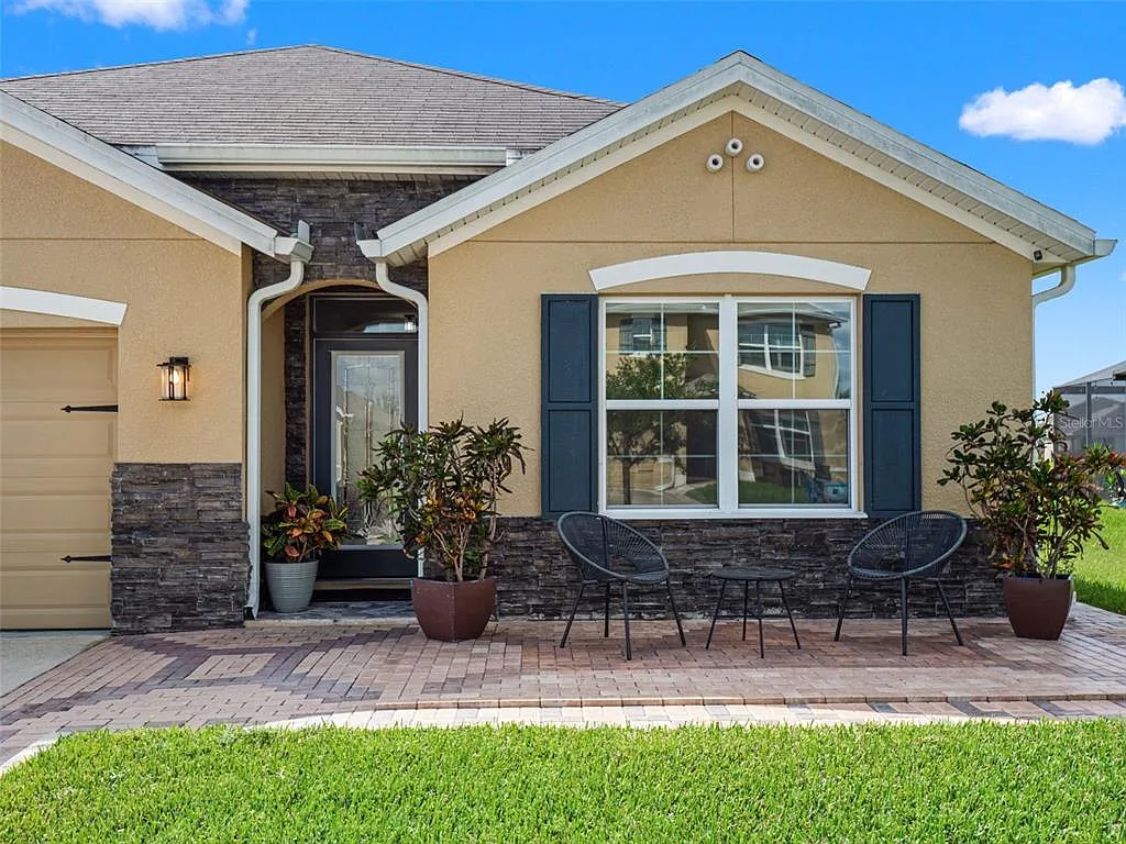4 bed, 2.0 bath, 1846 sqft, $2,700 — Photo 2