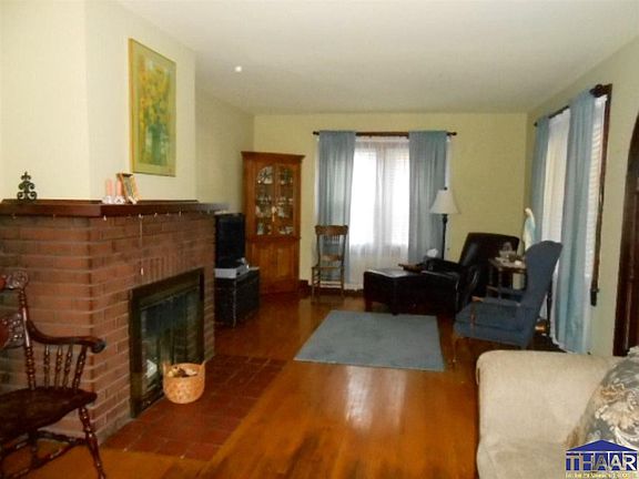 2nd image of 2510 Crawford St