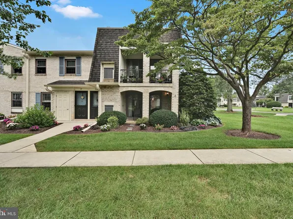 36 Valleybrook Dr, Lancaster, PA 17601