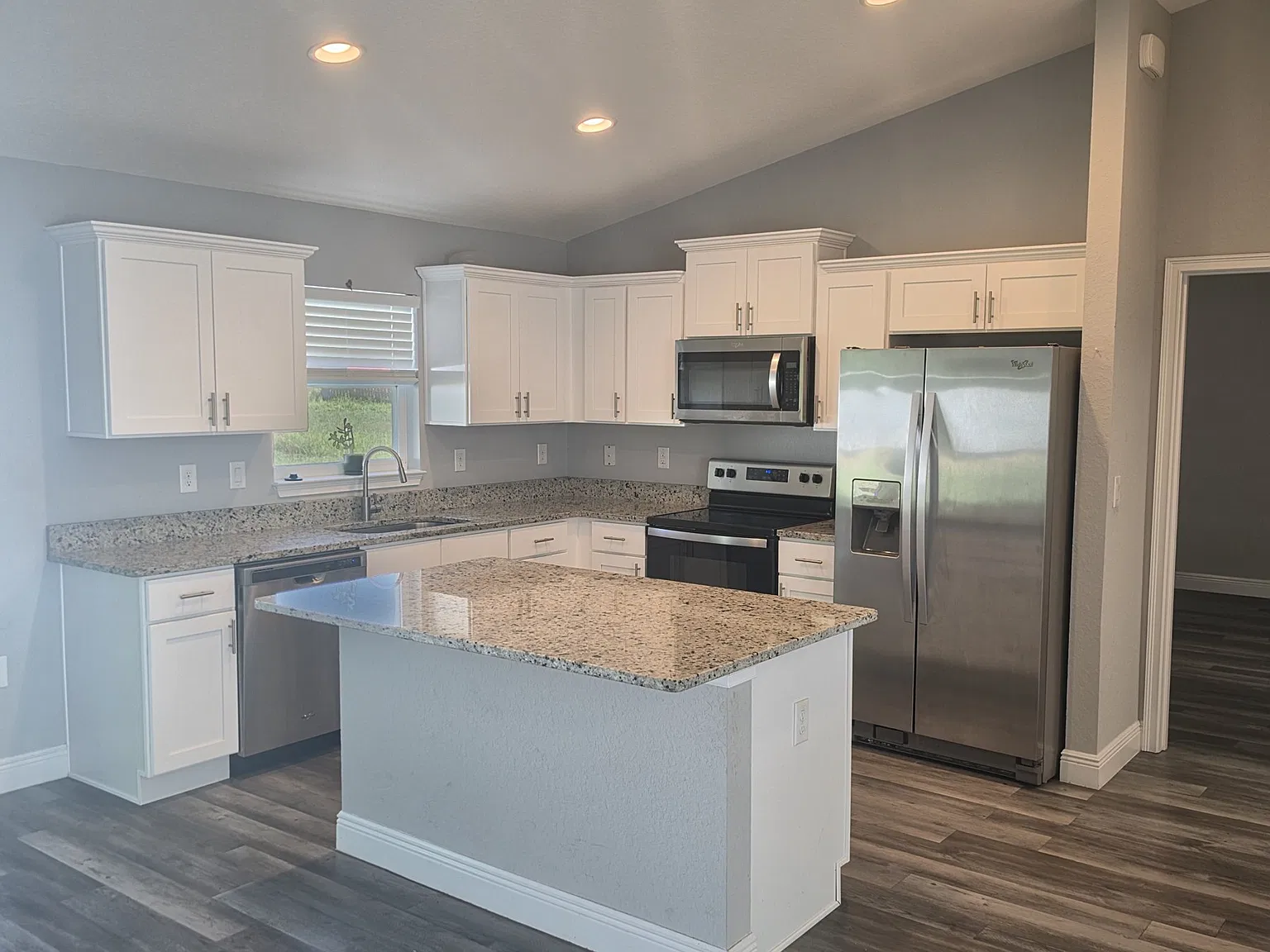 3 bed, 1450 sqft, $1,795 — Photo 2