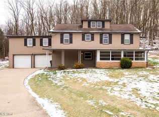 1549 Ridge Rd NE, New Philadelphia, OH 44663