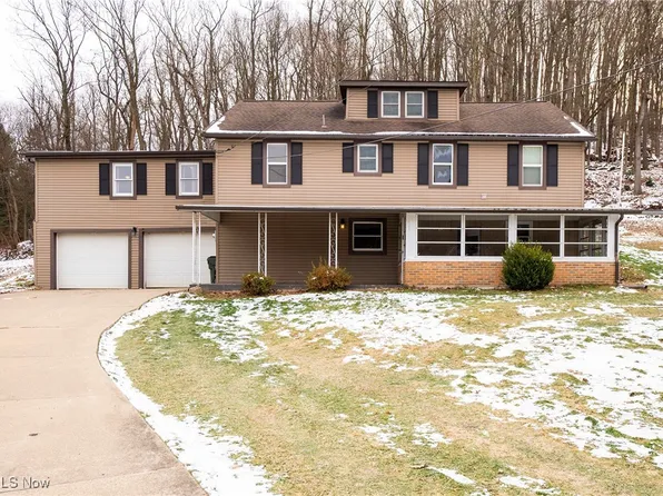 1549 Ridge Rd NE, New Philadelphia, OH 44663