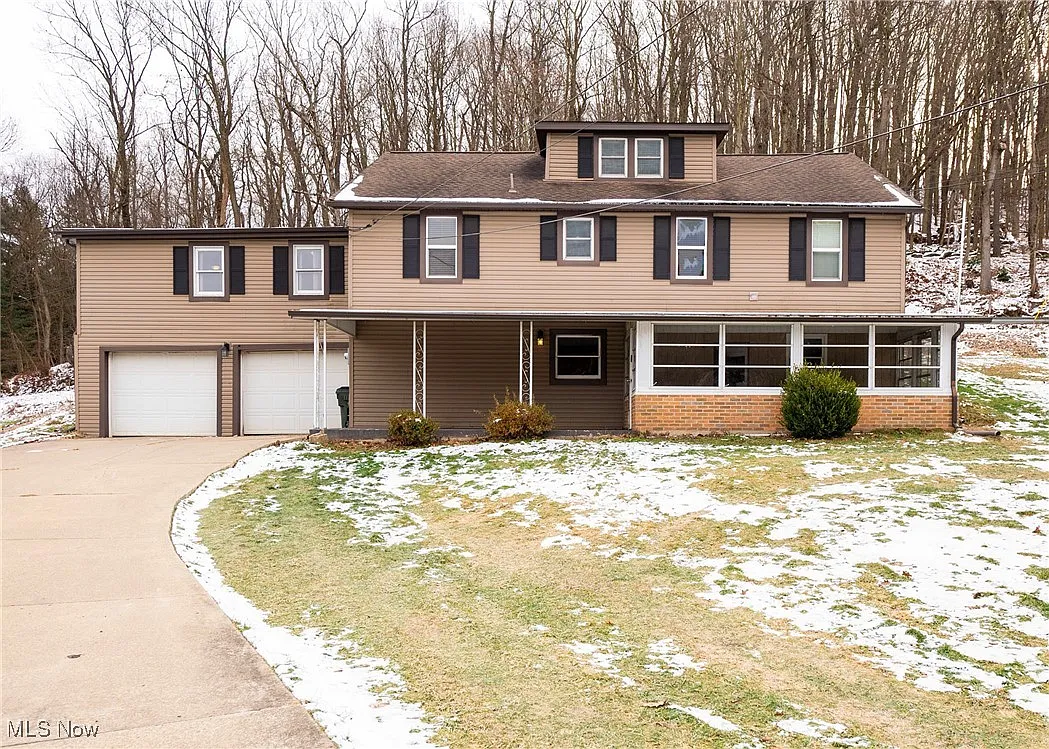 1549 Ridge Rd NE photo 1