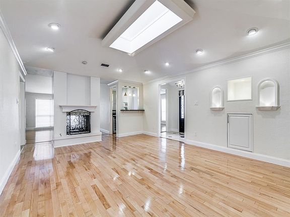 5th image of 628 Birch Ln