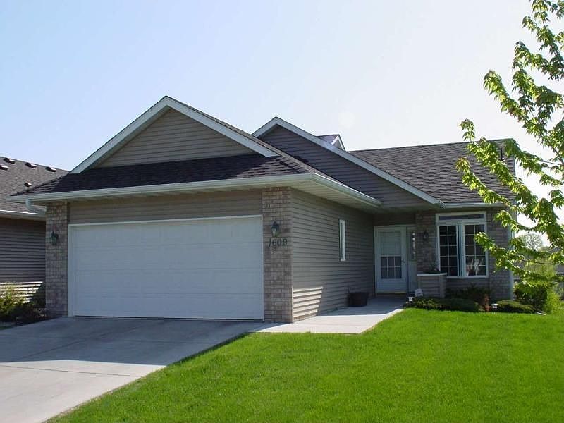 1st image of 1609 Carleton Dr