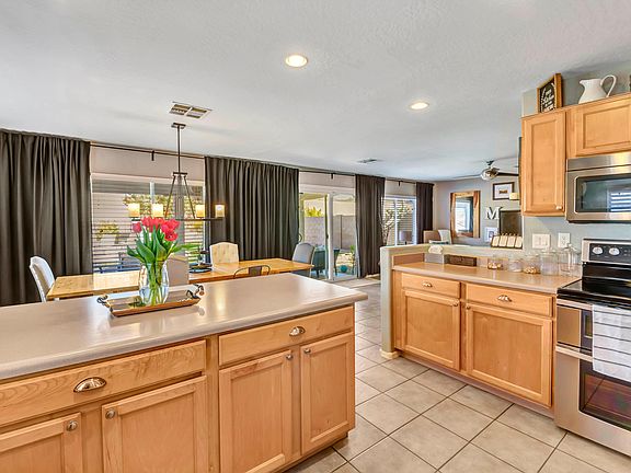 3rd image of 1338 E Escuda Dr