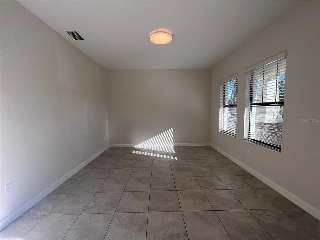 4 bed, 2.5 bath, 2803 sqft, $3,500 — Photo 2