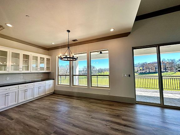 5th image of 174 Blue Oak Ct