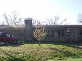 207 S Walnut St, Nowata, OK 74048