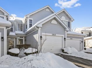 1827 Lucylle Ct, Saint Charles, IL