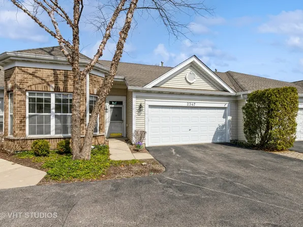 2347 Ashbrook Ln, Grayslake, IL 60030