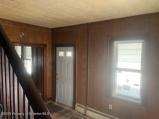3 bed, 1.0 bath, 1170 sqft, $1,800 — Photo 4