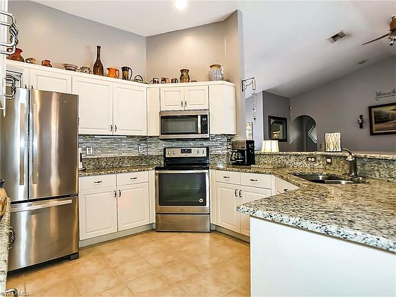2nd image of 2833 SW 25th Pl