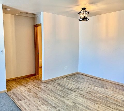 5th image of 5104 W Nob Hill Blvd